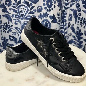 Black and Silver Women's Sneakers